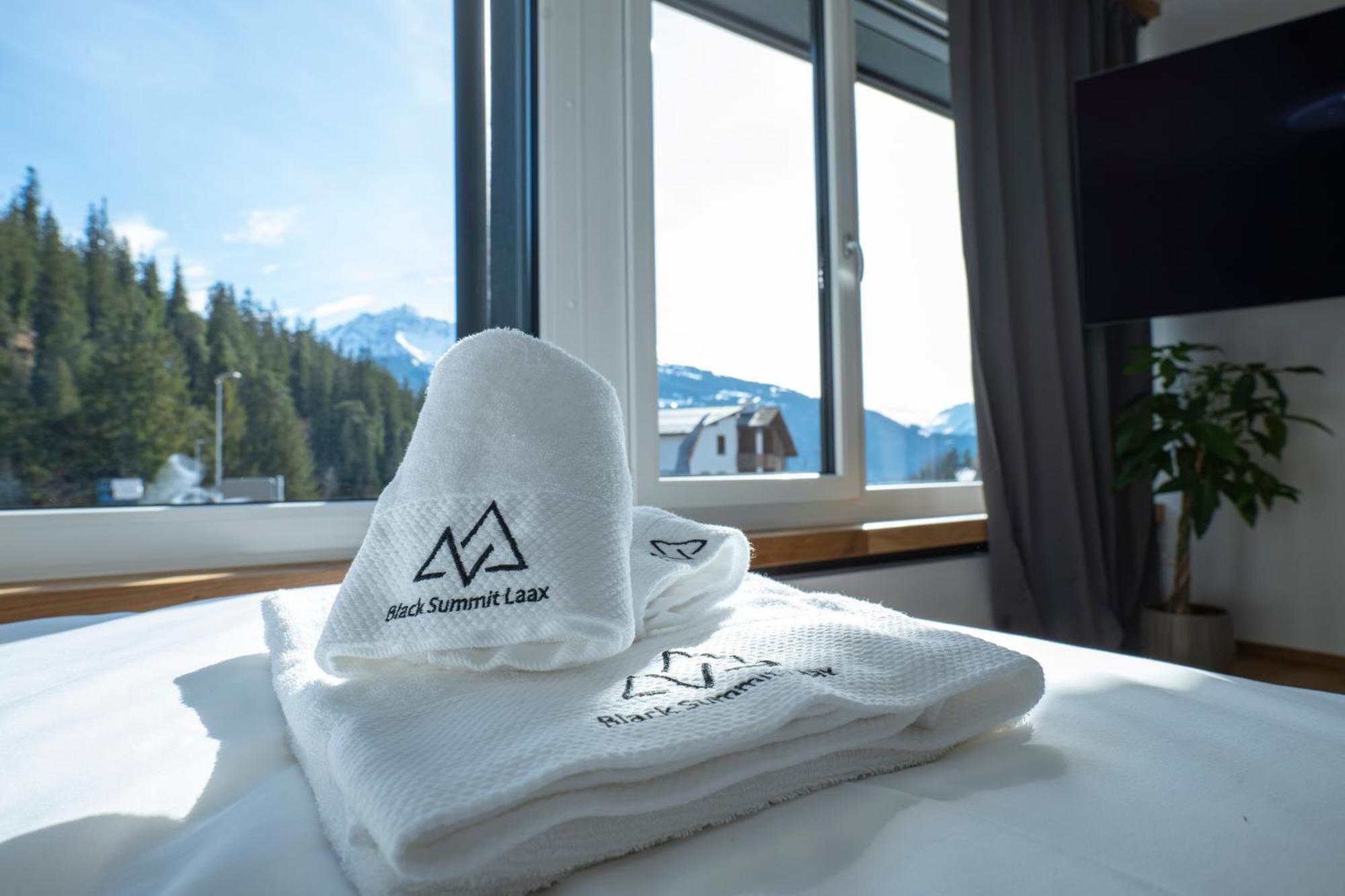 Black Summit Boutique Resort ลากซ์ ภายนอก รูปภาพ